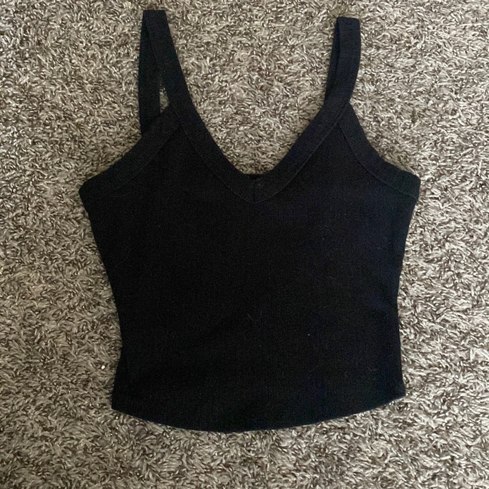 Black cropped tank size small